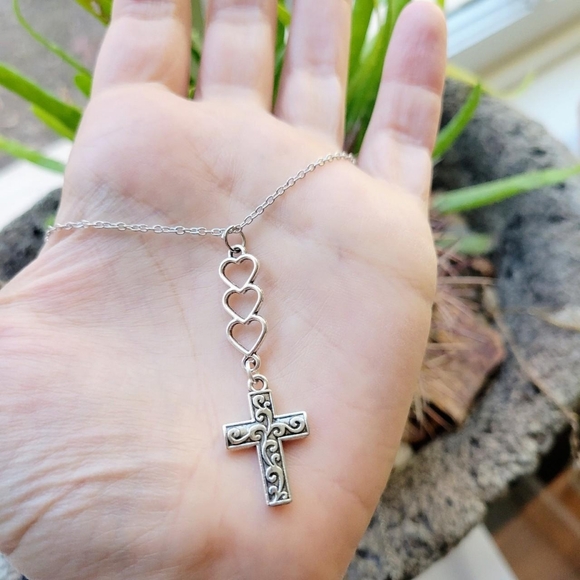 New Classic Heart Cross Dangle Drop Necklace - Picture 2 of 6